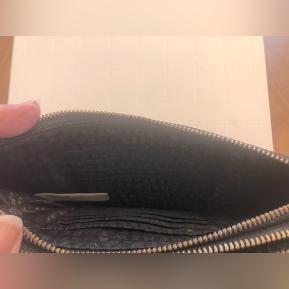 kate spade Leoni Wilson Road Double Zip Wristlet EUC - Picture 4 of 5